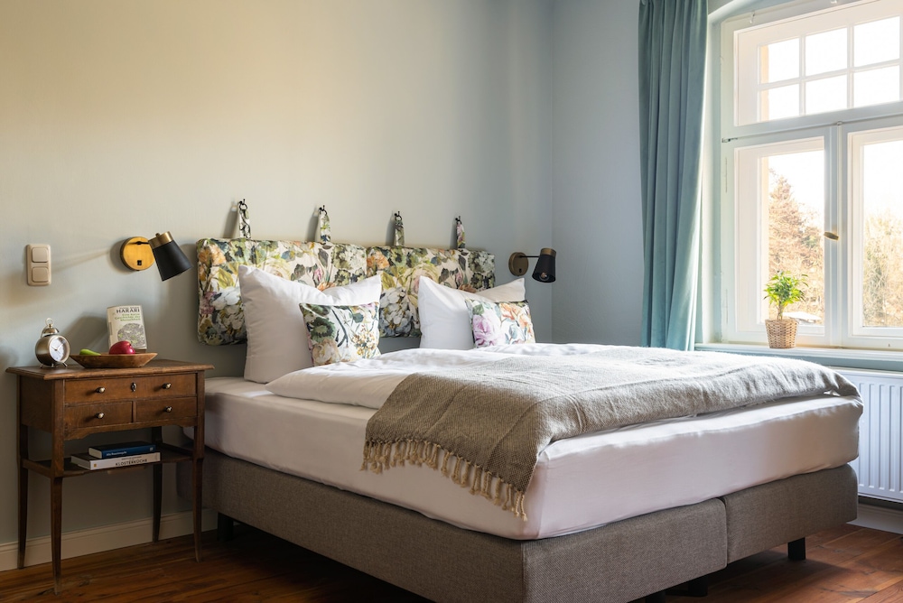 Deluxe Double Room, Garden View