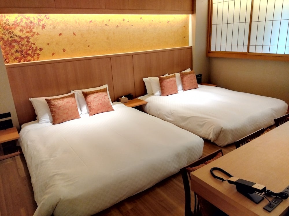 Executive Room, 2 Double Beds, Non Smoking, Bathtub ,Ceiling height 3m(with Single Sofabed) - Photo 6