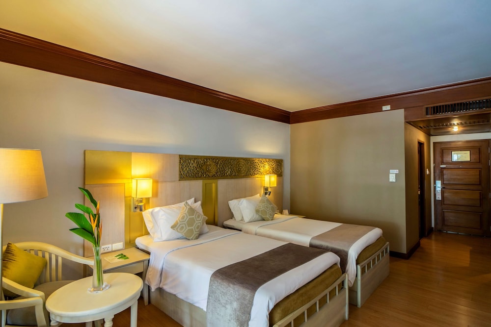 Deluxe Room, 2 Twin Beds, Balcony, Sea Facing - Photo 5