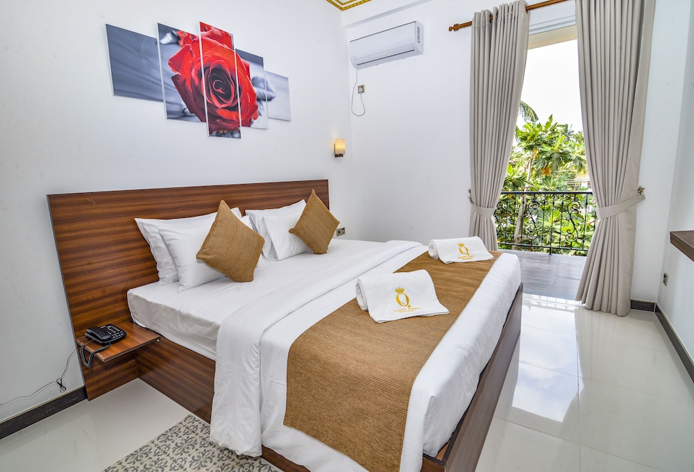 Deluxe Double Room Single Use, 1 King Bed, Garden View