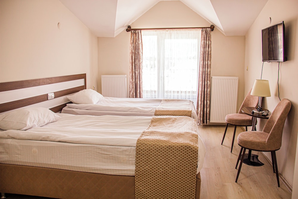 Basic Twin Room photo 1