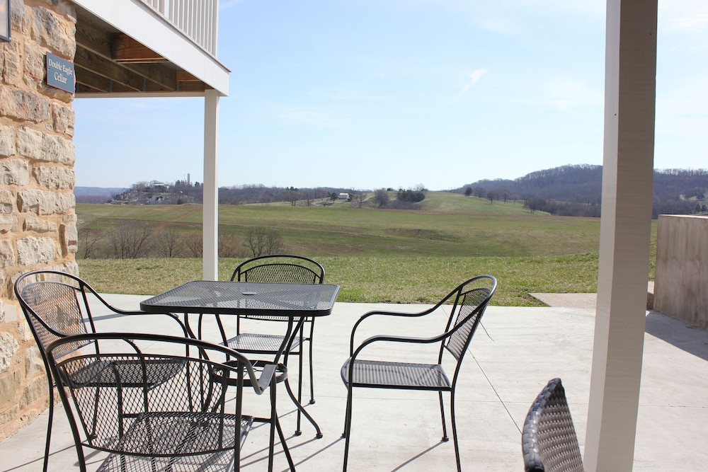 Eagles Nest Whole House Rental photo 3