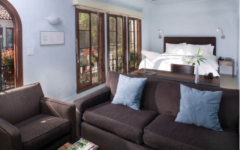Premier Room, 1 King Bed, Kitchenette