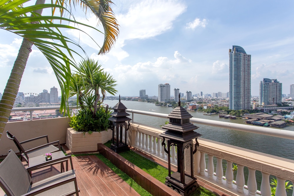 Suite, 1 King Bed, Terrace