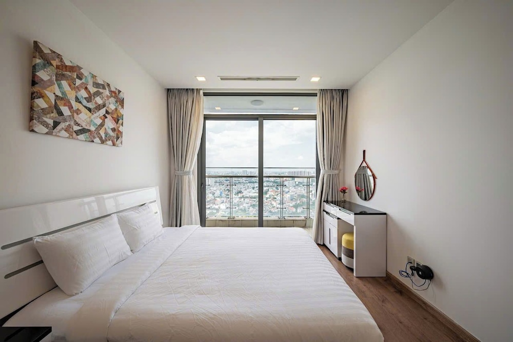 Deluxe Apartment, 3 Bedrooms, Balcony, River View