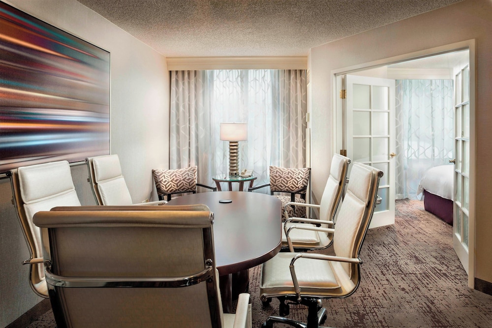 Suite, 1 Bedroom photo 2