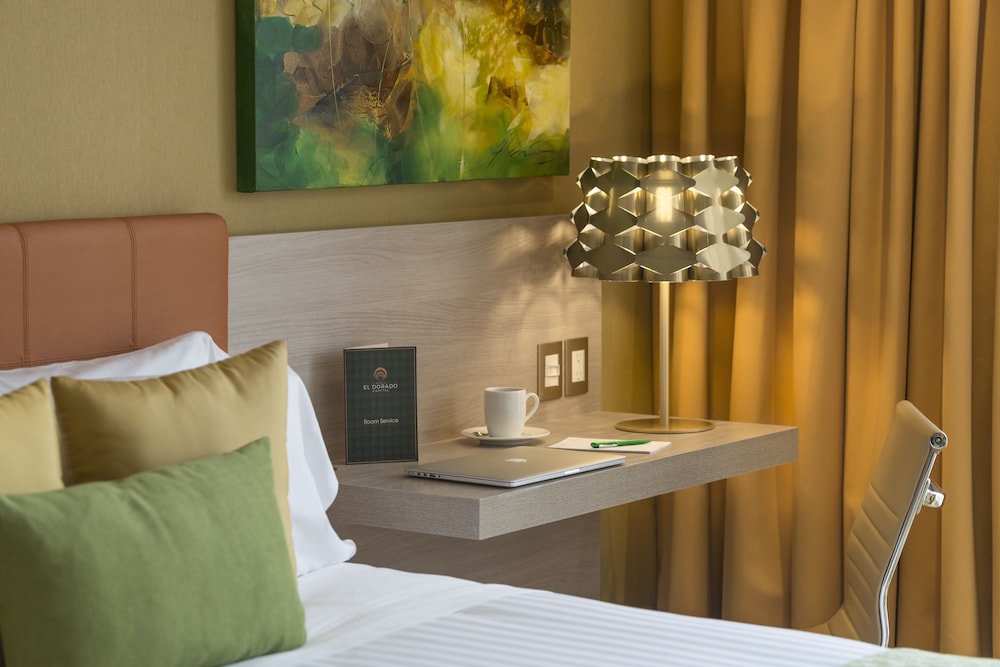 Business Double Room, 1 Queen Bed photo 2