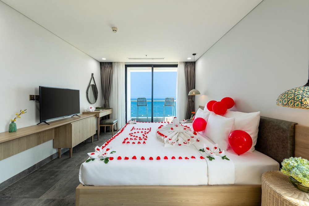 Premier King Room Balcony With Ocean View - Photo 6
