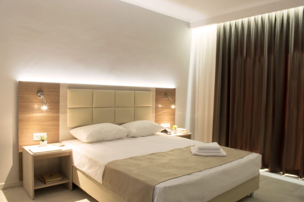 Double Room - Photo 6