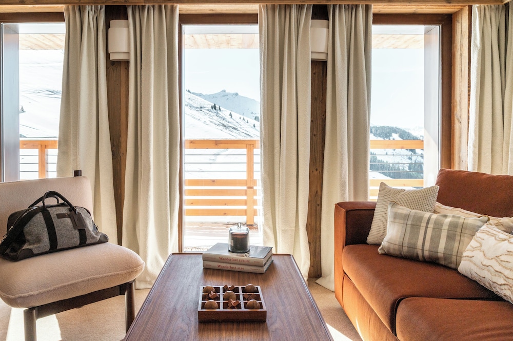 Executive Suite, Balcony, Mountain View photo 1