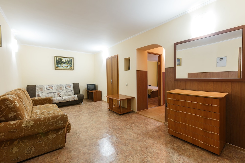 Business Apartment (2 Rooms, Surikova 6)