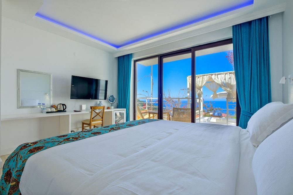Executive Suite - Photo 18