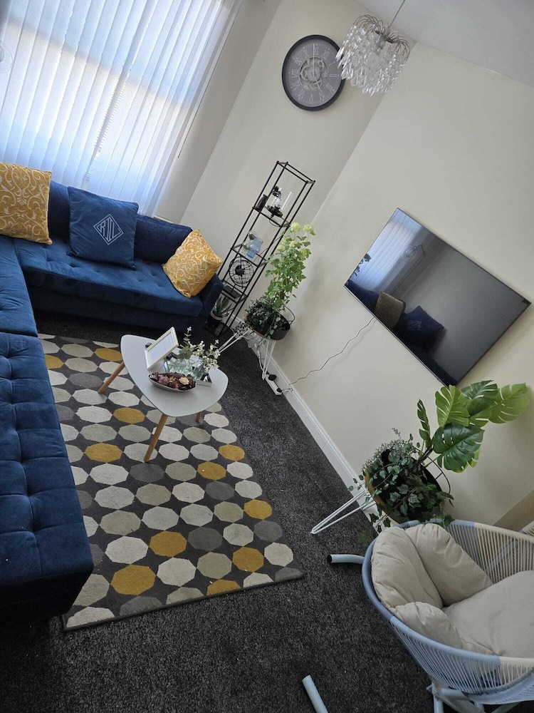 Apartment, 2 Bedrooms, Balcony, City View