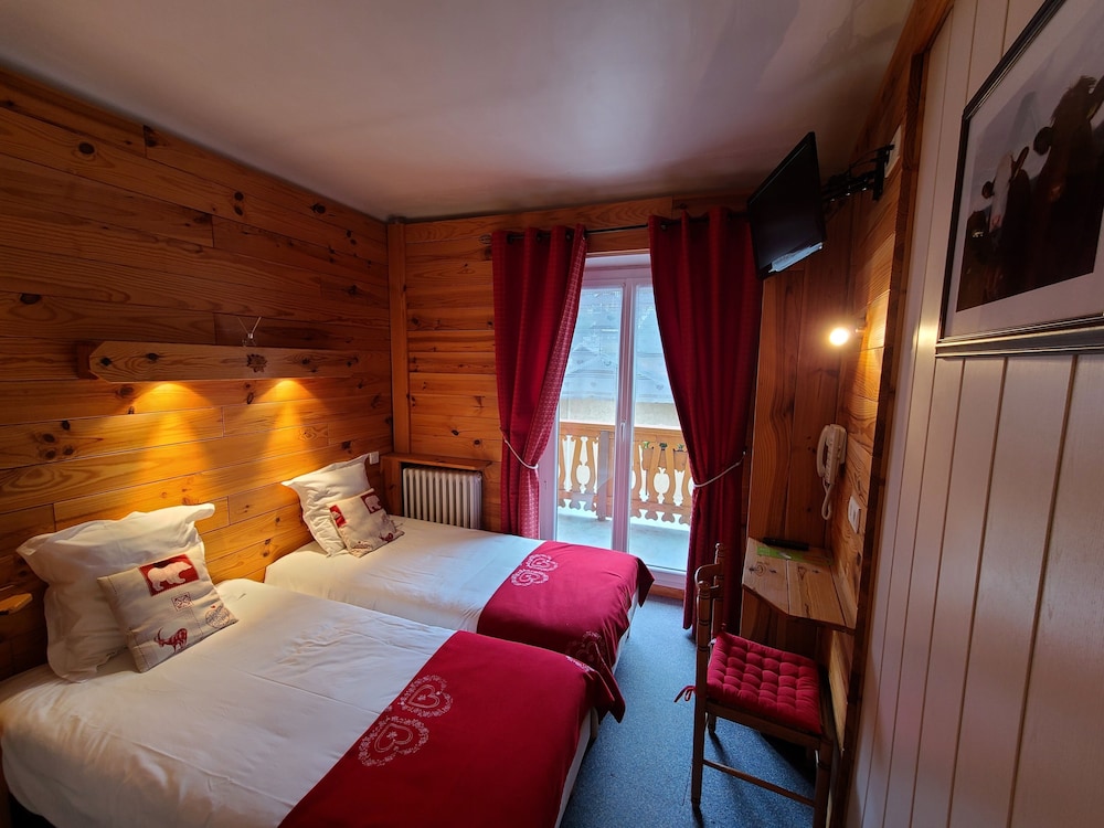 Standard Twin Room photo 3