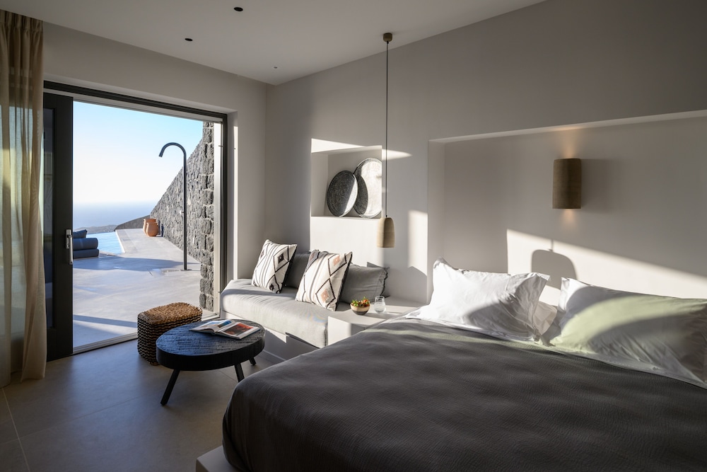 Junior Suite with Private Pool - Photo 9