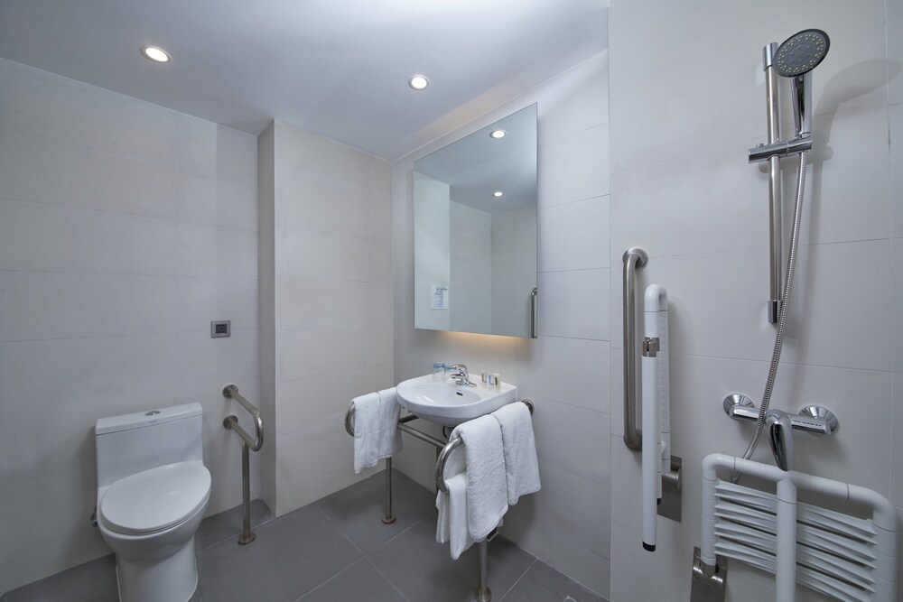 Standard Room, 2 Twin Beds, Accessible photo 3