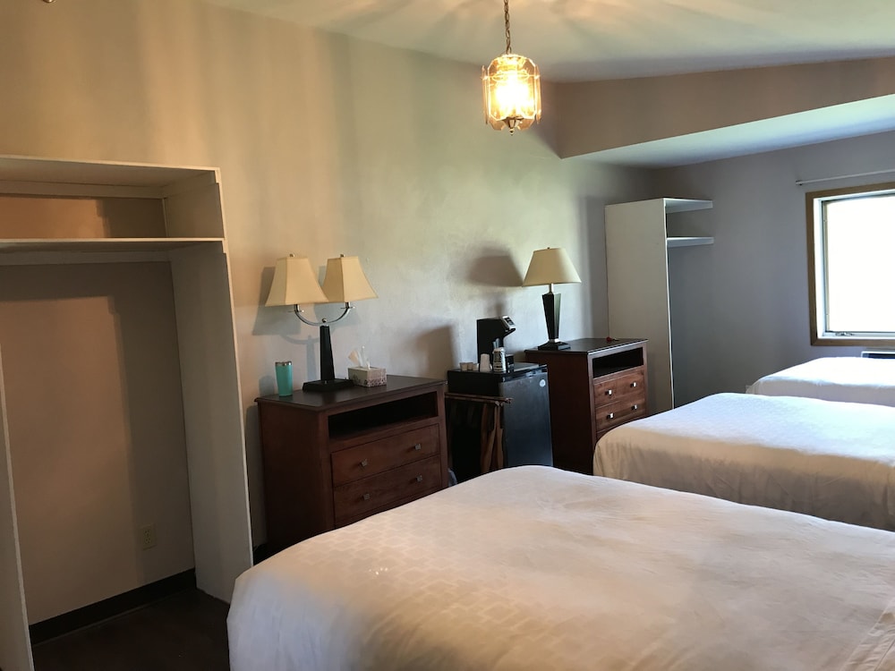 Standard Suite, 2 Bedrooms, Non Smoking, Lake View photo 2
