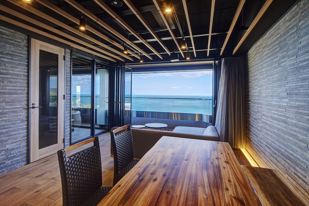 Deluxe Suite, Ocean View photo 3