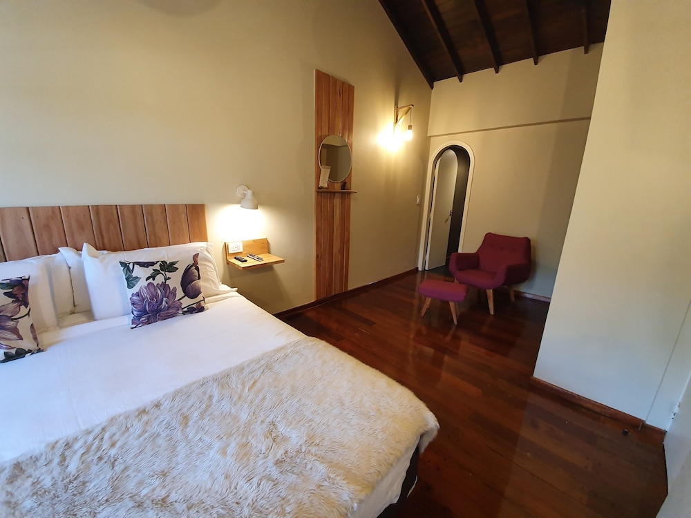 Suite - Photo 8
