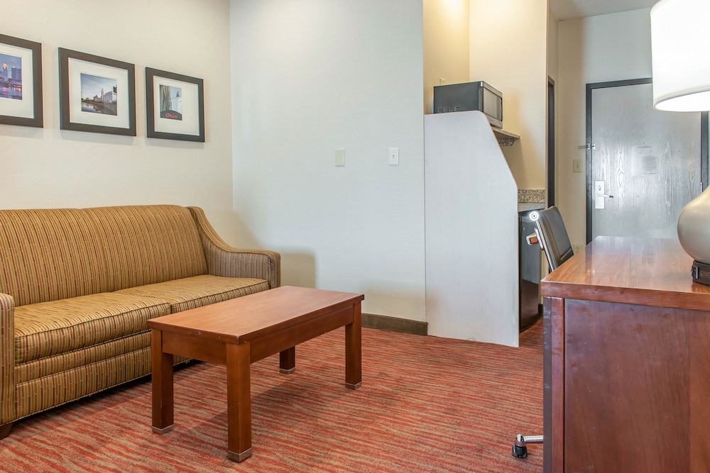 Suite, 2 Queen Beds, Non Smoking - Photo 11