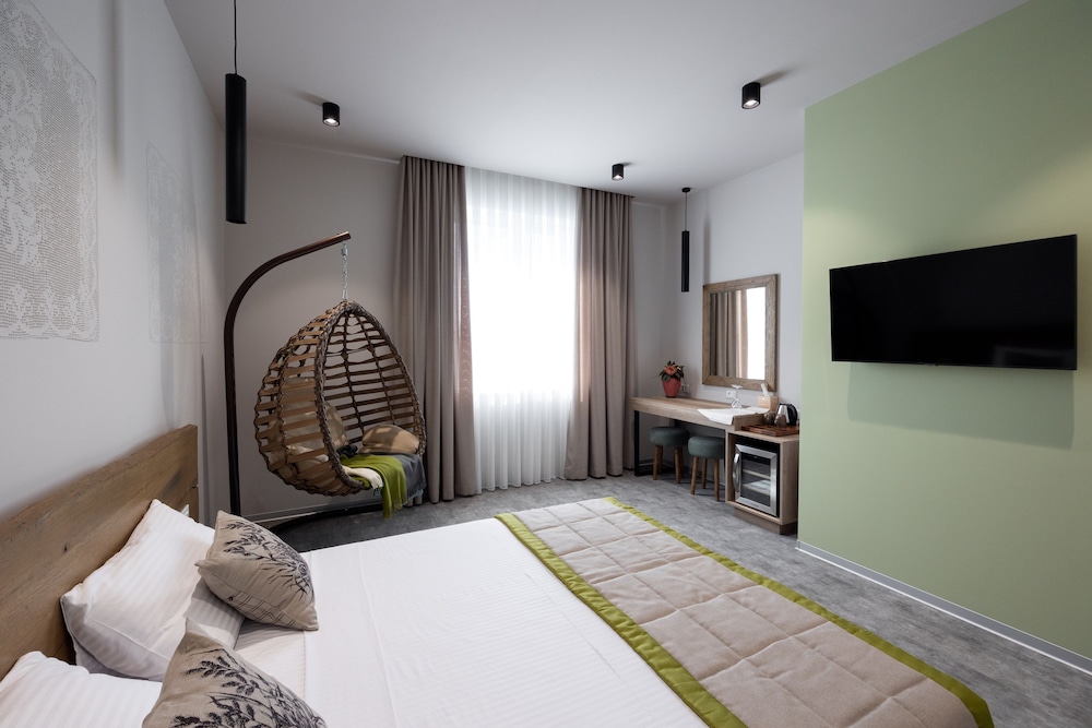 Deluxe Room, Multiple Beds, Non Smoking, City View