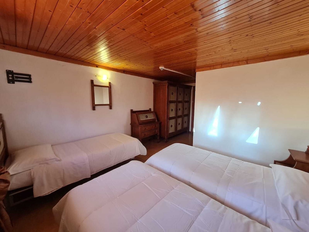 Basic Triple Room photo 3