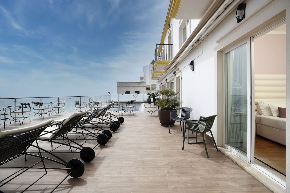 Twin Room, Patio, Sea View (With public terrace - pool area) photo 1