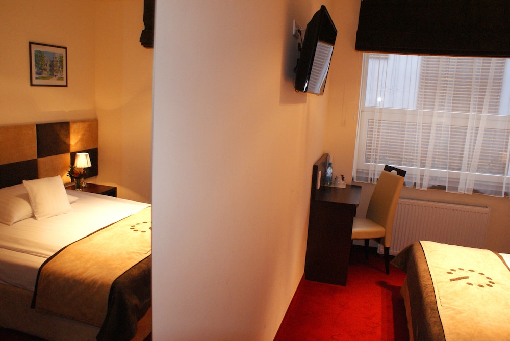 Single Room photo 3