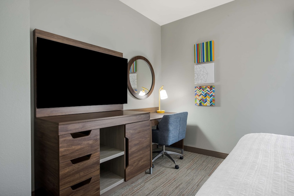 Suite One King Bed - Photo 2