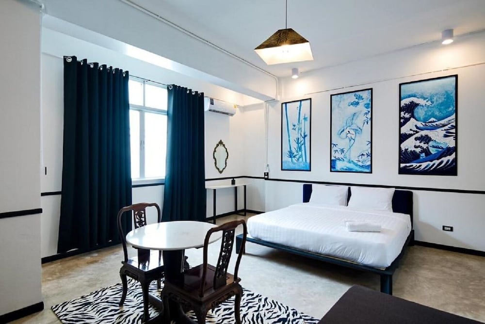 Deluxe Studio Suite, City View photo 2