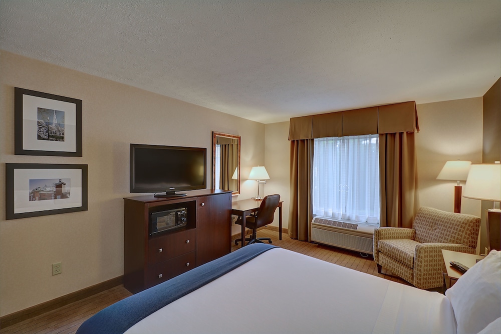 Standard Room, 1 King Bed photo 2