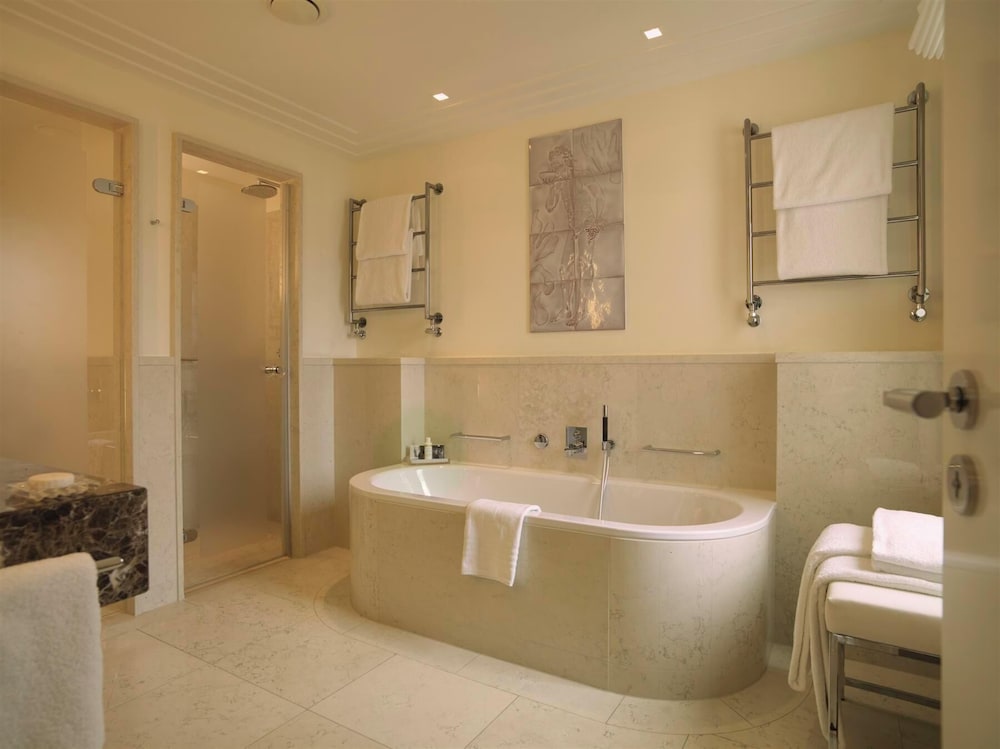 Lord Forte Suite
