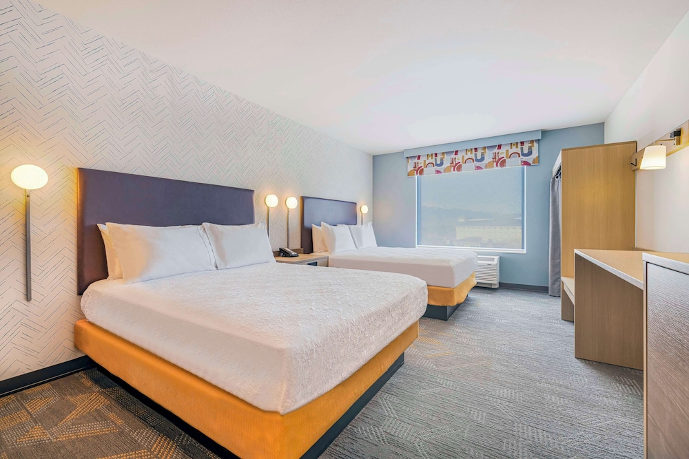 Studio, 2 Queen Beds, Accessible, Mountain View