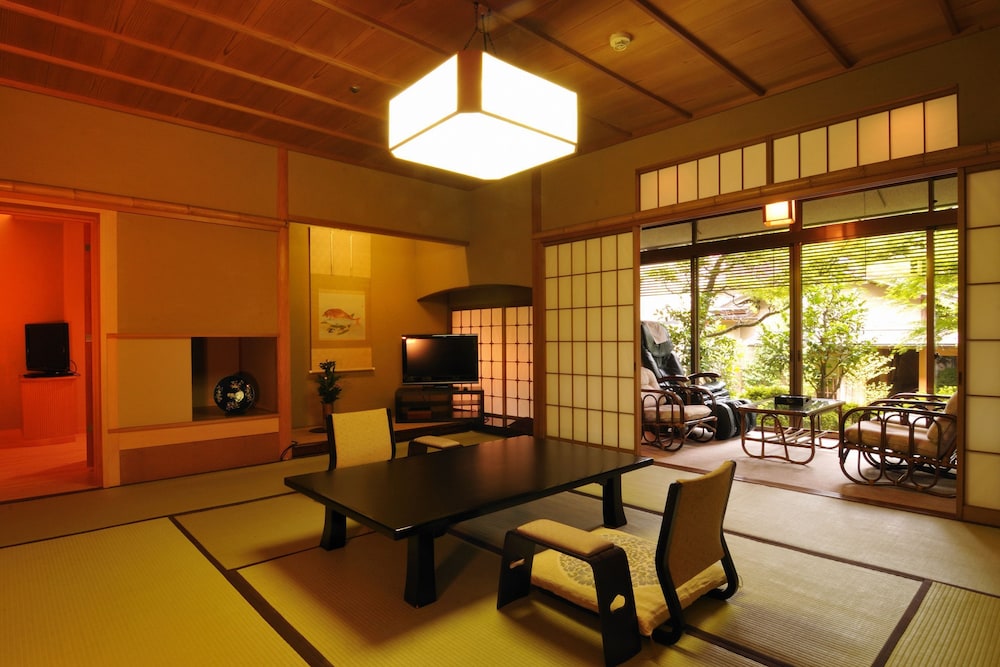 Standard Japanese Room (Meal at Restaurant)