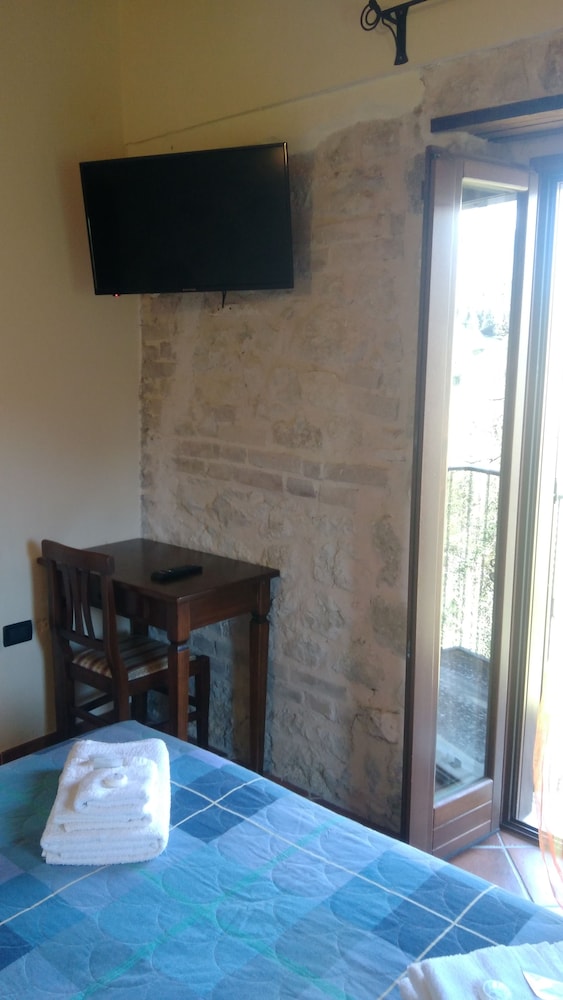 Classic Double Room, Mountainside photo 3