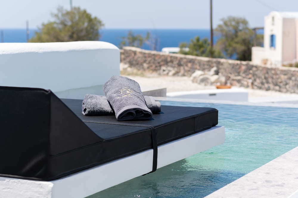 Deluxe Suite with plunge pool and sea view - Photo 24