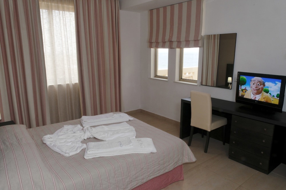 Suite, 3 Bedrooms, Balcony, Sea View photo 3