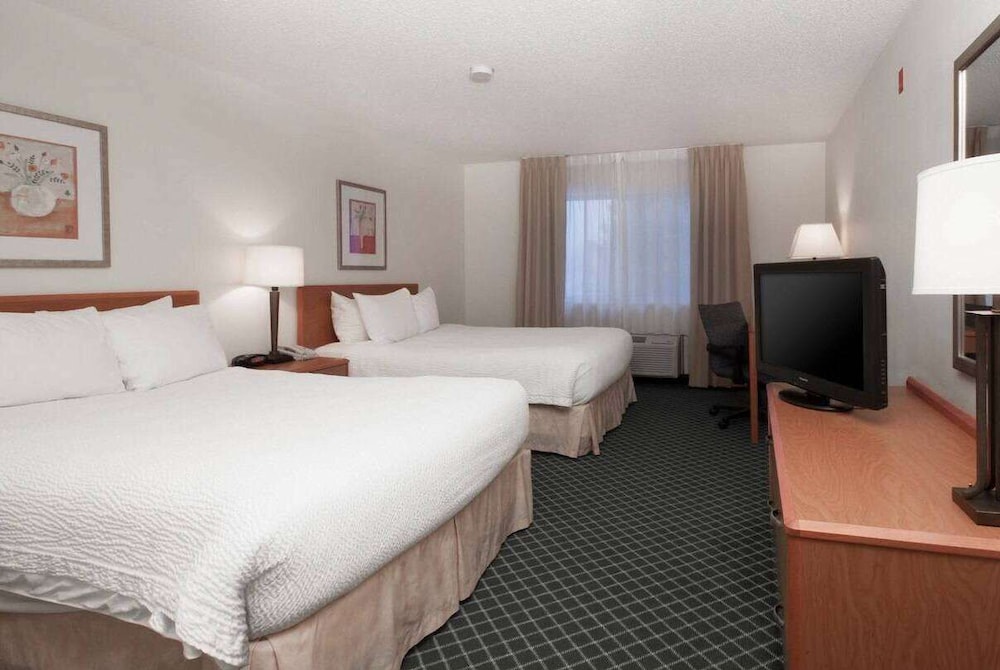 Room, 2 Queen Beds, Accessible, Non Smoking - Photo 1