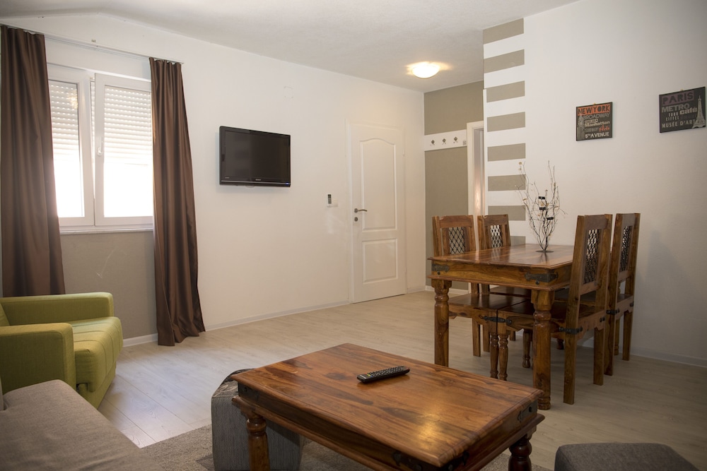 Comfort Apartment, 1 Bedroom, Courtyard View photo 2