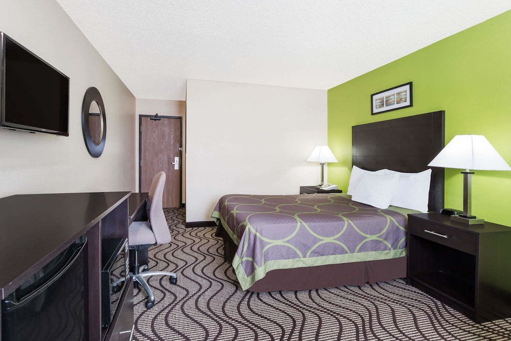 Standard Room, 1 Queen Bed - Photo 5