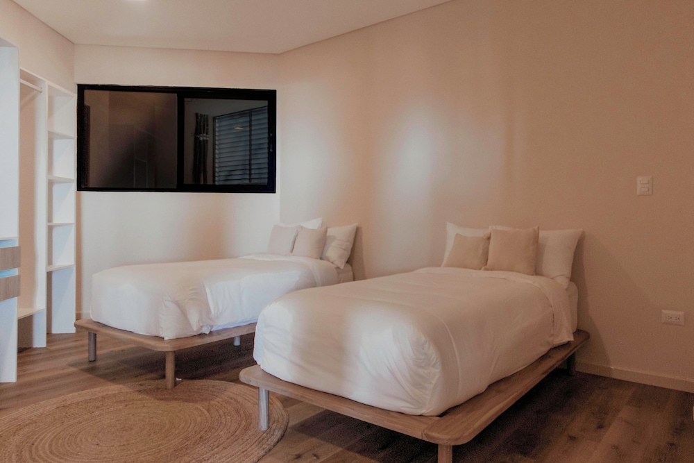 Exclusive Apartment, Balcony, Ocean View photo 2