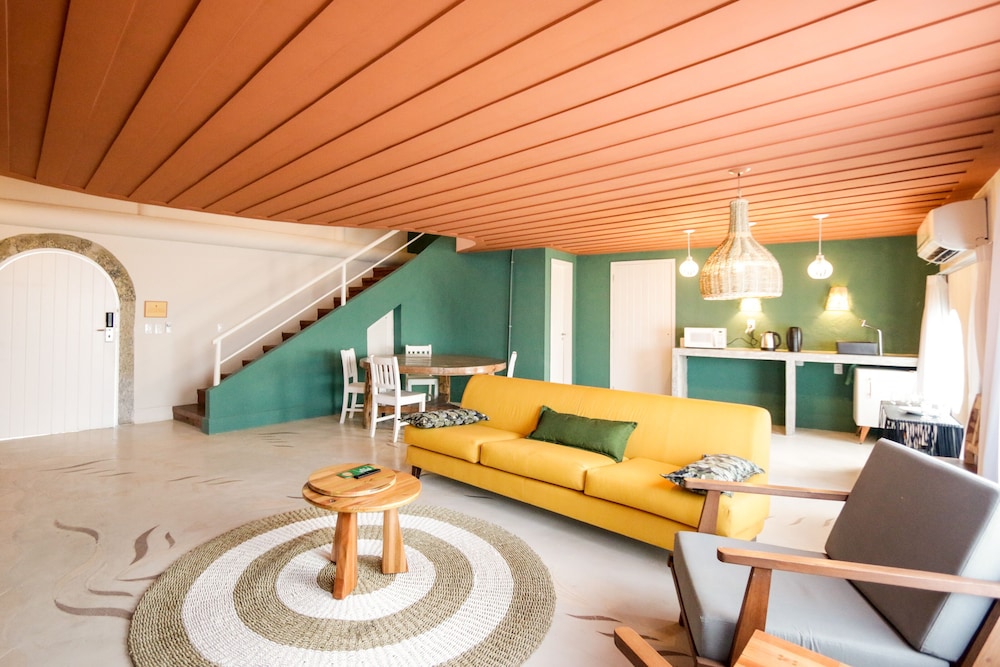 Loft - Photo 2