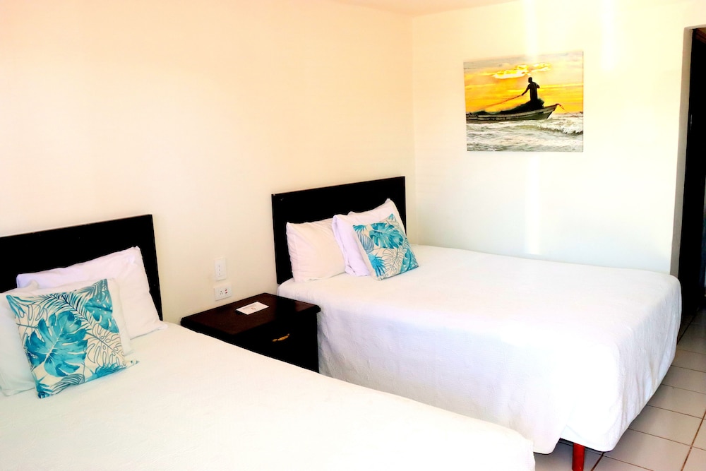 Comfort Double Room, 2 Queen Beds, Beach View