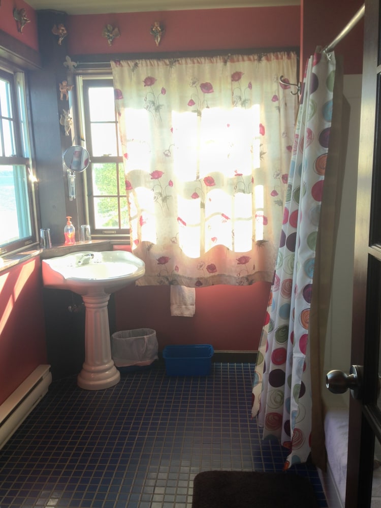 Standard Room, 2 Queen Beds (John Et Mary) photo 3