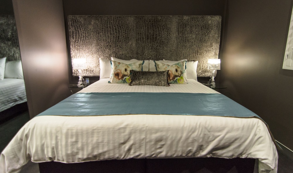 Standard Room, 1 King Bed (Room 7) photo 3