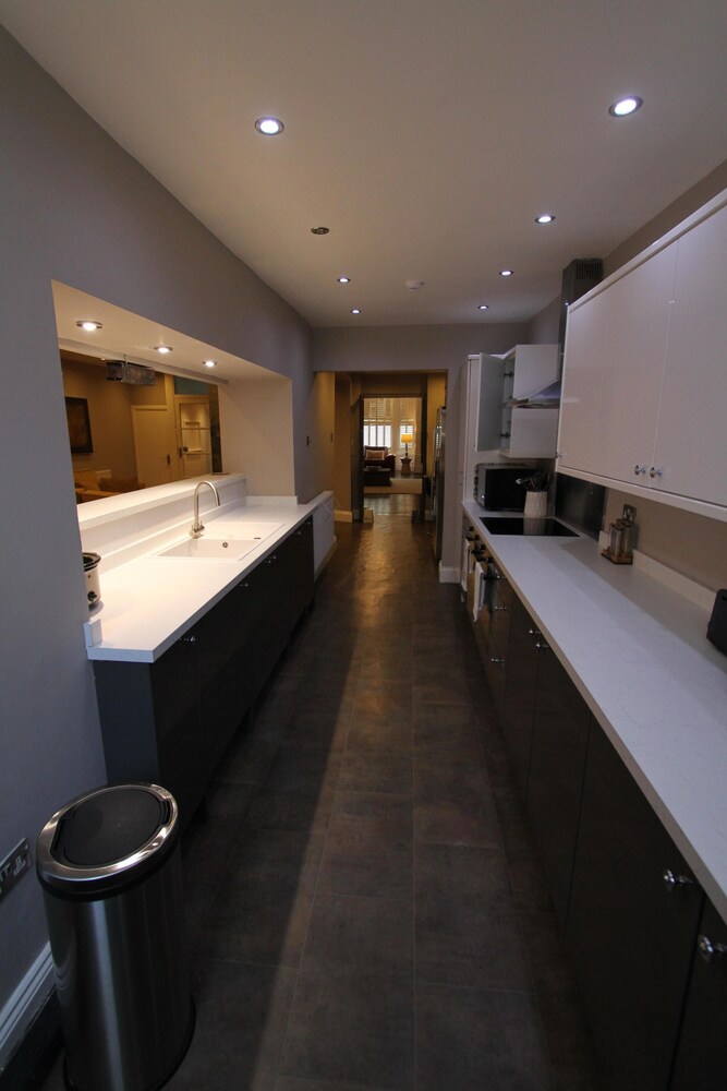 Luxury Penthouse, Private Bathroom (Ground Floor 2 Bedroom) photo 3