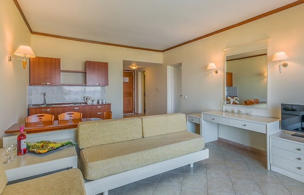 Family Room, Sea View - Photo 8