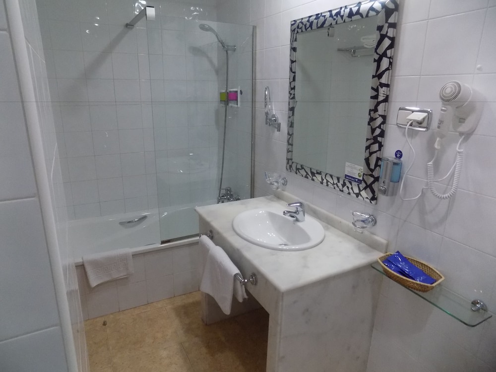Standard Double Room Single Use - Photo 6