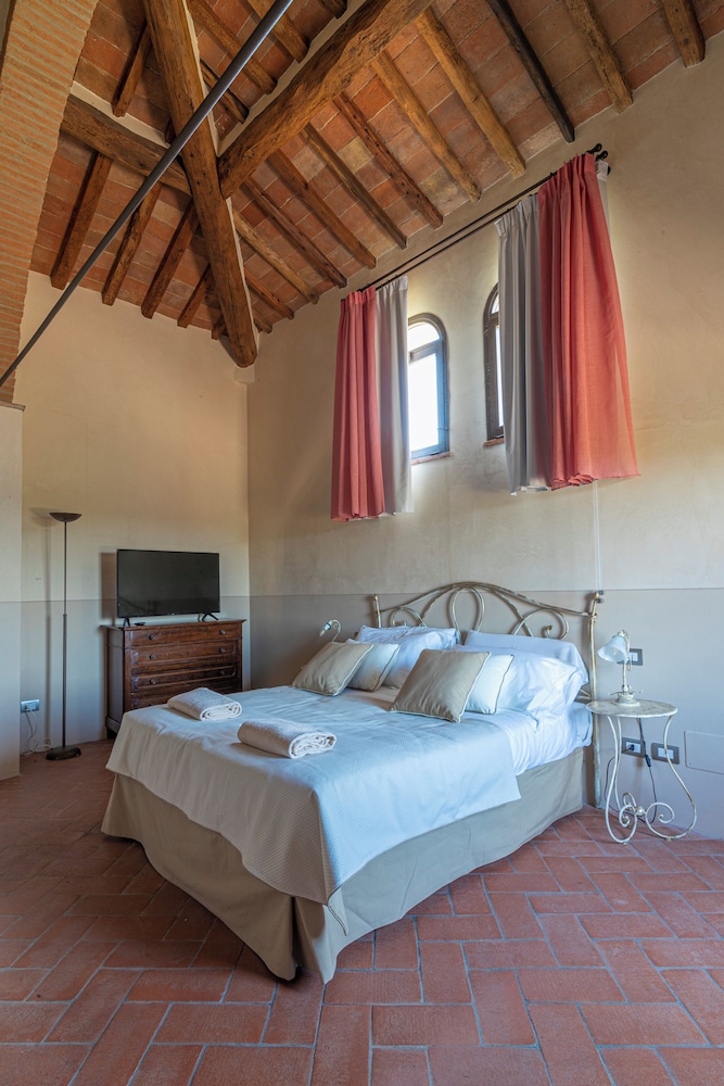 Apartment, 3 Bedrooms - Photo 4