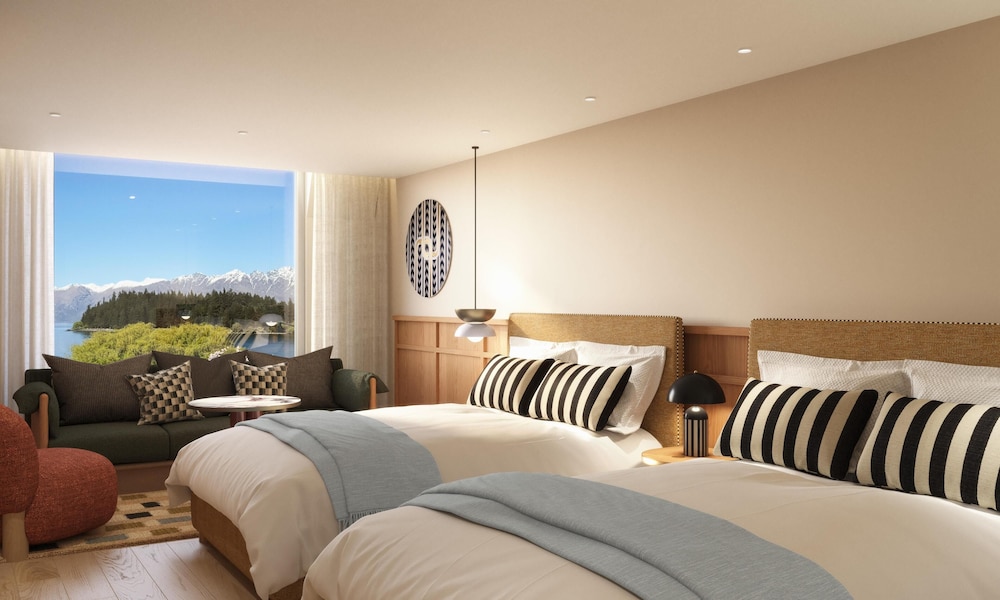 QT Lakeview Deluxe Queen Twin